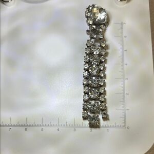 Elegant Silver Crystal Drop broach